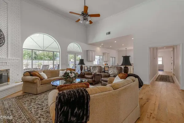 9100 Saint Cloud LN, Bakersfield, CA 93311