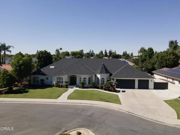 9100 Saint Cloud LN, Bakersfield, CA 93311