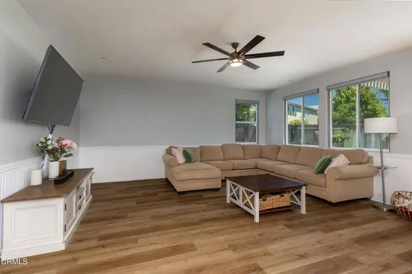 1408 Waterfall LN, Bakersfield, CA 93311