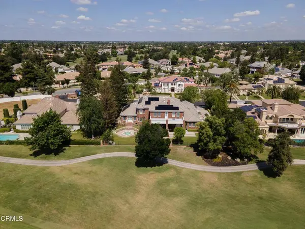 2300 Weybridge DR, Bakersfield, CA 93311