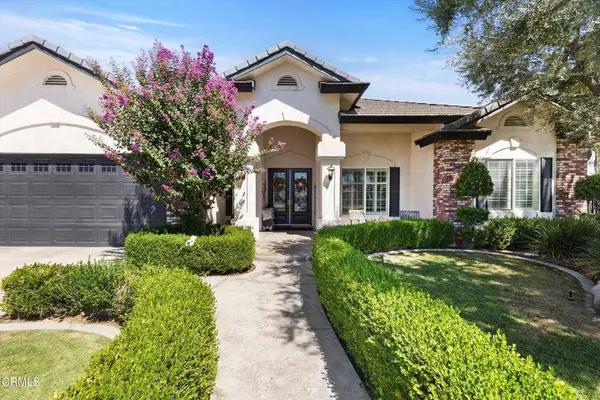 3010 Redwood Forest DR, Bakersfield, CA 93314