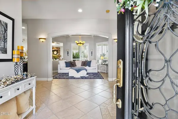 3010 Redwood Forest DR, Bakersfield, CA 93314
