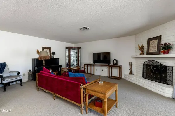 1419 Thunderbird ST, Bakersfield, CA 93309