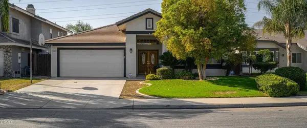 4303 Crescent Rock LN, Bakersfield, CA 93311