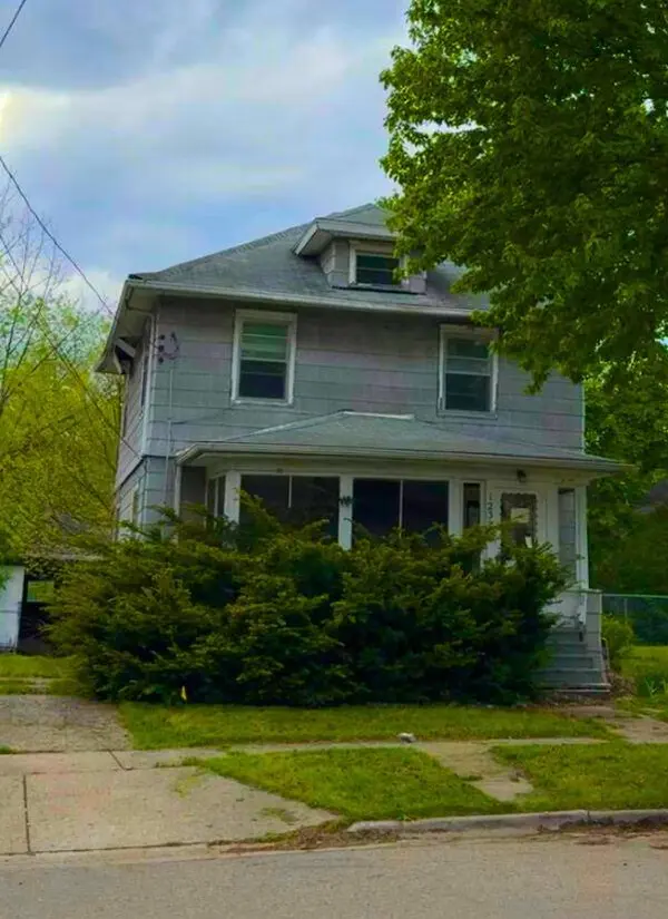 1232 Maple Avenue, Jackson, MI 49203