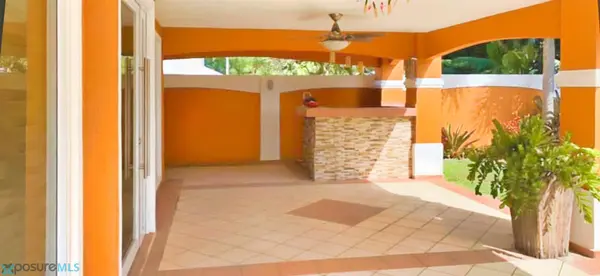 L8 CALLE VERSALLES, Dorado, PR 00646