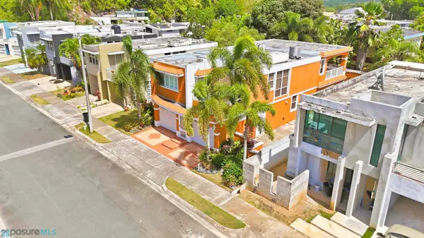 L8 CALLE VERSALLES, Dorado, PR 00646