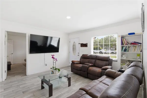 214 N THOMPSON RD, Apopka, FL 32703