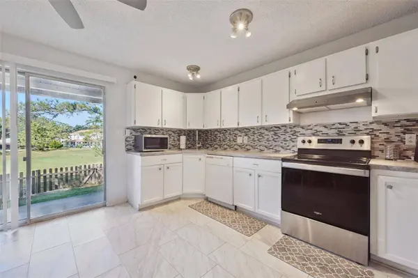 6924 WOODLAKE #104, Orlando, FL 32810