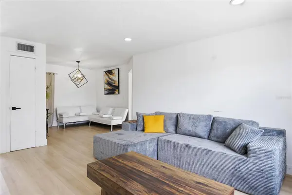 835 MARLOWE, Orlando, FL 32809