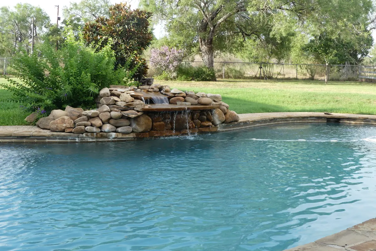 3190 Pittman Rd, St Hedwig, TX 78152-3602