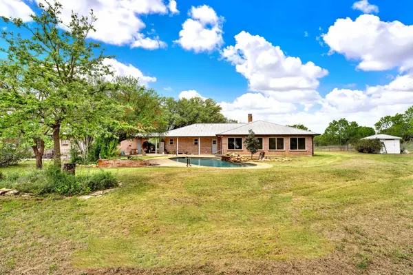 3190 Pittman Rd, St Hedwig, TX 78152-3602