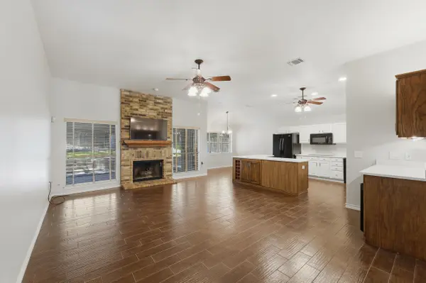 13315 Thessaly, Universal City, TX 78148-2814