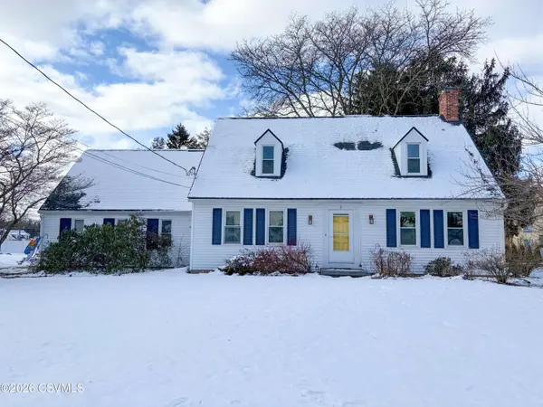 9 LENKER AVE, Selinsgrove, PA 17870