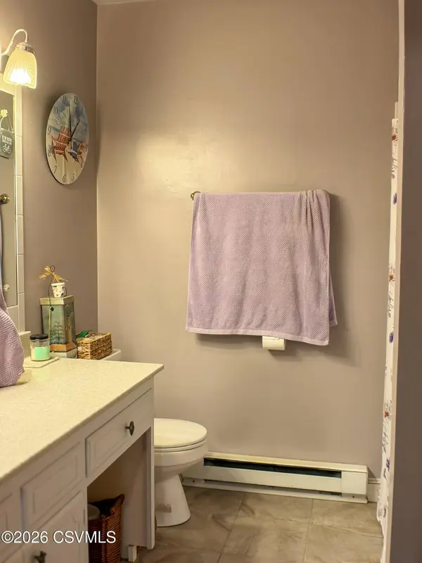 9 LENKER AVE, Selinsgrove, PA 17870