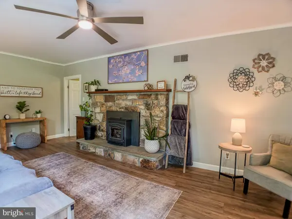 451 HAWTHORNE DR, Lewisburg, PA 17837