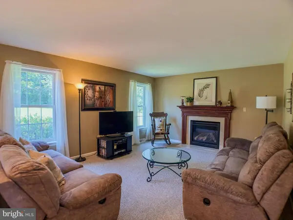3 CREEKSIDE DR, Selinsgrove, PA 17870