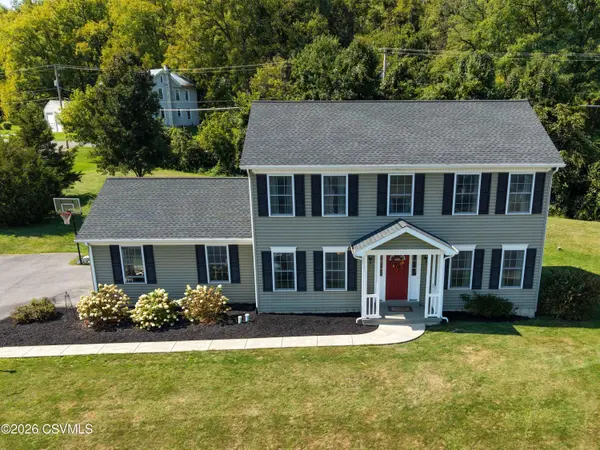 3 CREEKSIDE DR