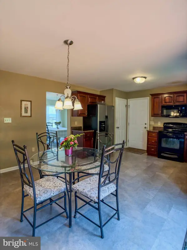 3 CREEKSIDE DR, Selinsgrove, PA 17870