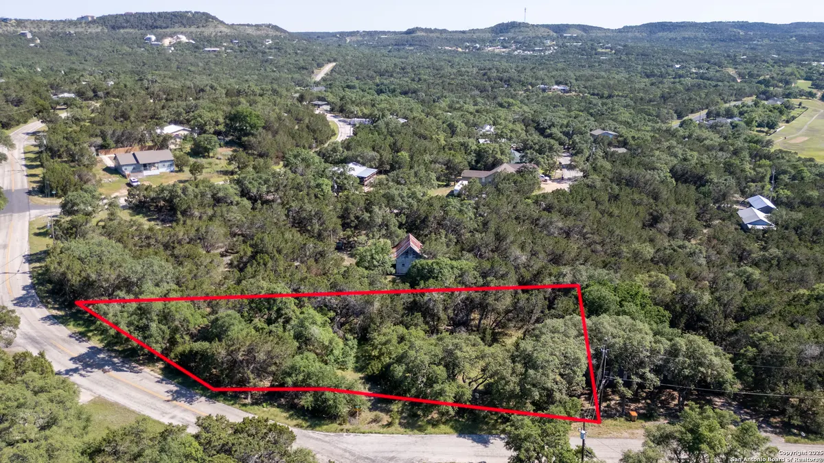 1529 Charter Oak Dr, Canyon Lake, TX 78133-5754