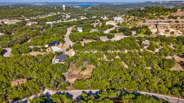 823 Valley Rdg, Canyon Lake, TX 78133