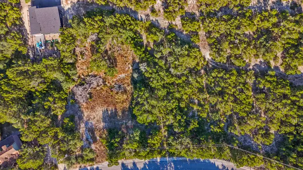 823 Valley Rdg, Canyon Lake, TX 78133