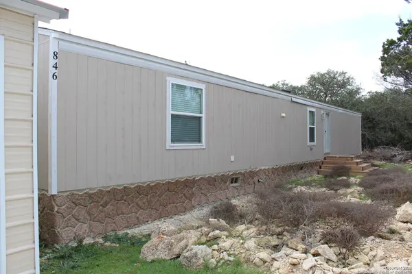 846 Inglewood Dr, Canyon Lake, TX 78133