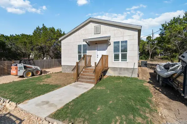324 ridgerock UNIT 1, Canyon Lake, TX 78133