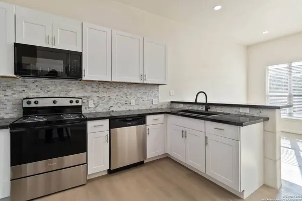 324 ridgerock UNIT 1, Canyon Lake, TX 78133