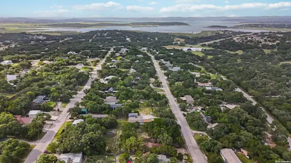 1091 Rotherman, Canyon Lake, TX 78133