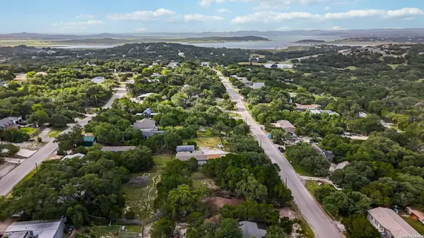 1091 Rotherman, Canyon Lake, TX 78133