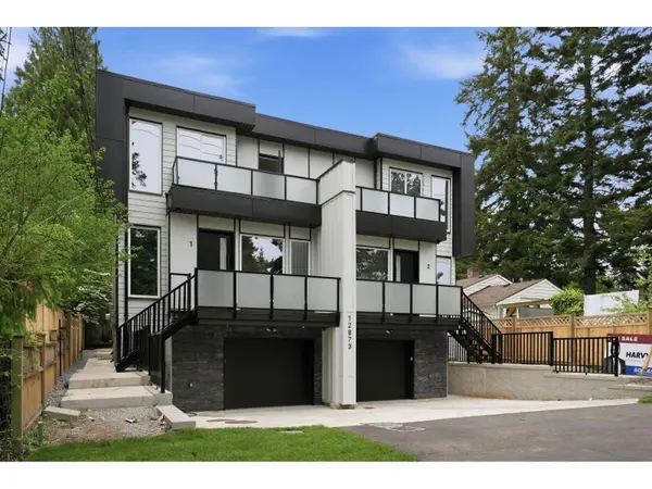 12863 MARINE DR #1, Surrey, BC V4A1C8