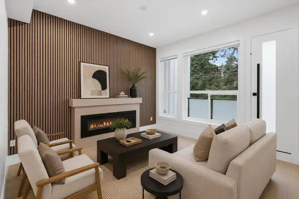 12873 MARINE DR #101, Surrey, BC V4A1C8
