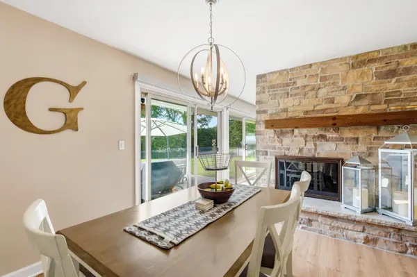 14465 Lindsay Dr, Brookfield, WI 53005-2334