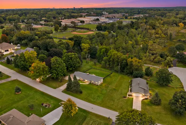 14465 Lindsay Dr, Brookfield, WI 53005-2334