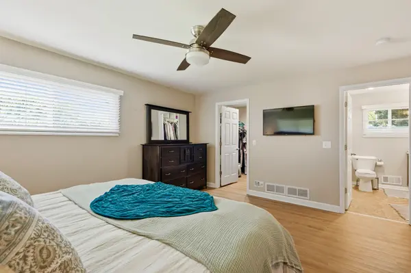 14465 Lindsay Dr, Brookfield, WI 53005-2334