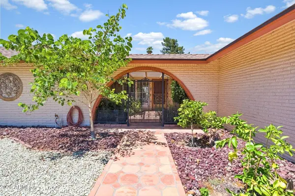 9810 W LINDGREN Avenue, Sun City, AZ 85373