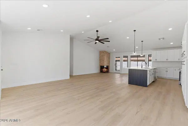 816 E COURTNEY Lane, Tempe, AZ 85284