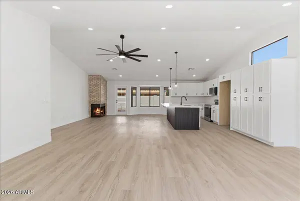 816 E COURTNEY Lane, Tempe, AZ 85284