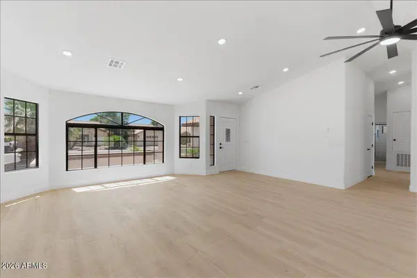 816 E COURTNEY Lane, Tempe, AZ 85284