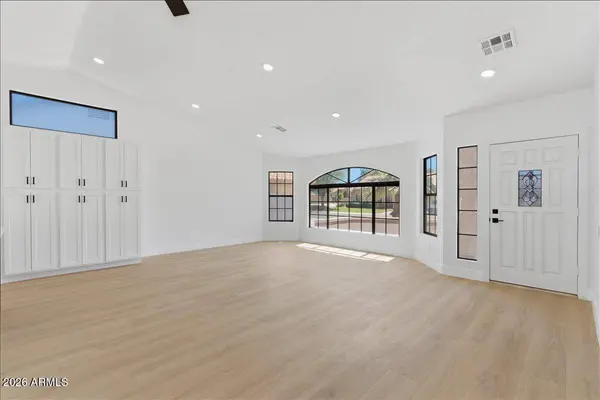 816 E COURTNEY Lane, Tempe, AZ 85284