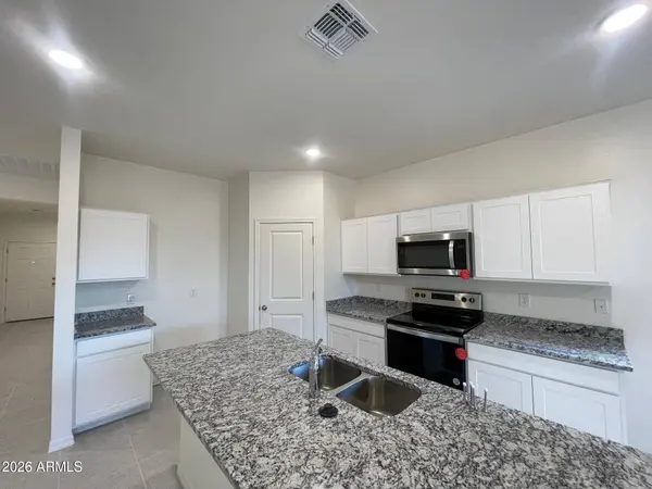 2051 E NIGHT RIDER Road, San Tan Valley, AZ 85140