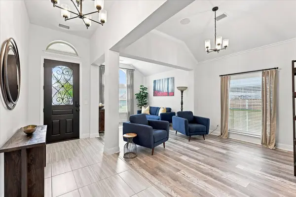 1863 Silver Birch RD, Waxahachie, TX 75165