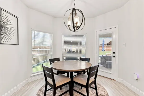 1863 Silver Birch RD, Waxahachie, TX 75165
