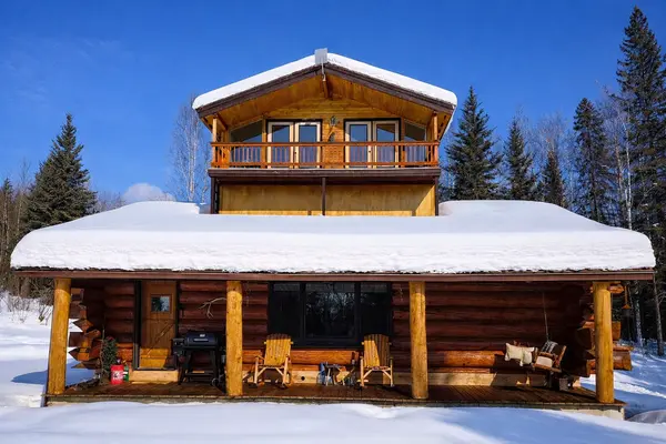 feature image of What It’s Really Like Living in Fairbanks Alaska (2026 Guide)