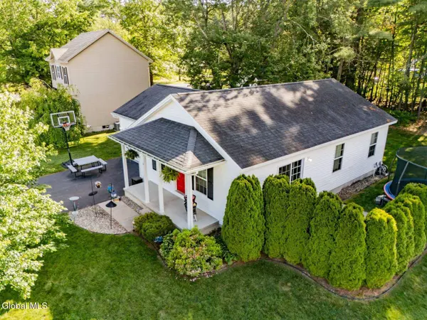 5 Charlton Lane, Queensbury, NY 12804