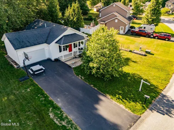5 Charlton Lane, Queensbury, NY 12804