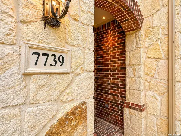 7739 Winecup HL, San Antonio, TX 78256