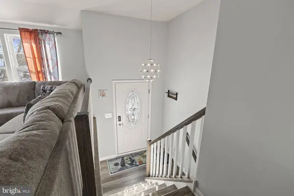 25 LAMP POST LN, Somerdale, NJ 08083