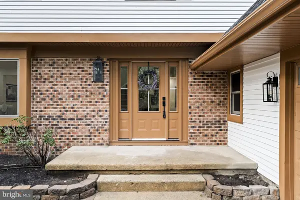 2 HARWOOD DR, Voorhees, NJ 08043